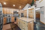 Black Bear Lodge, Well-Equipped Kitchen All Dual Stainless Steel Appliances
